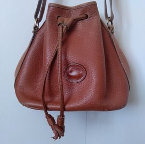 <<<sold on depop>>>Vintage dooney and burke bag